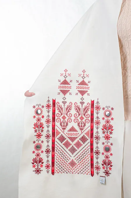 Tatreez Embroidered Shawl | Nabati Ivory - Red Mix