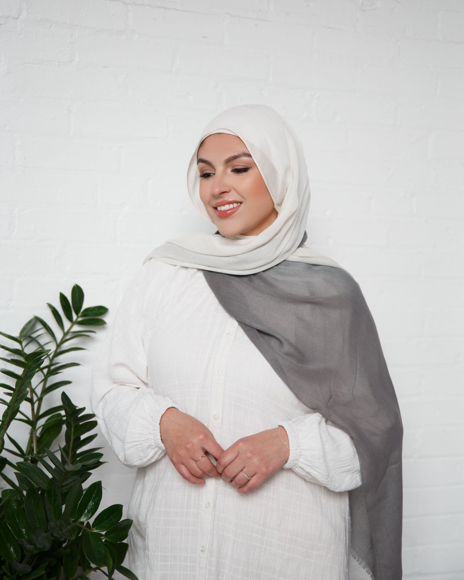 The Ultimate Guide to Hijab Fabrics: Modal, Linen, and Viscose