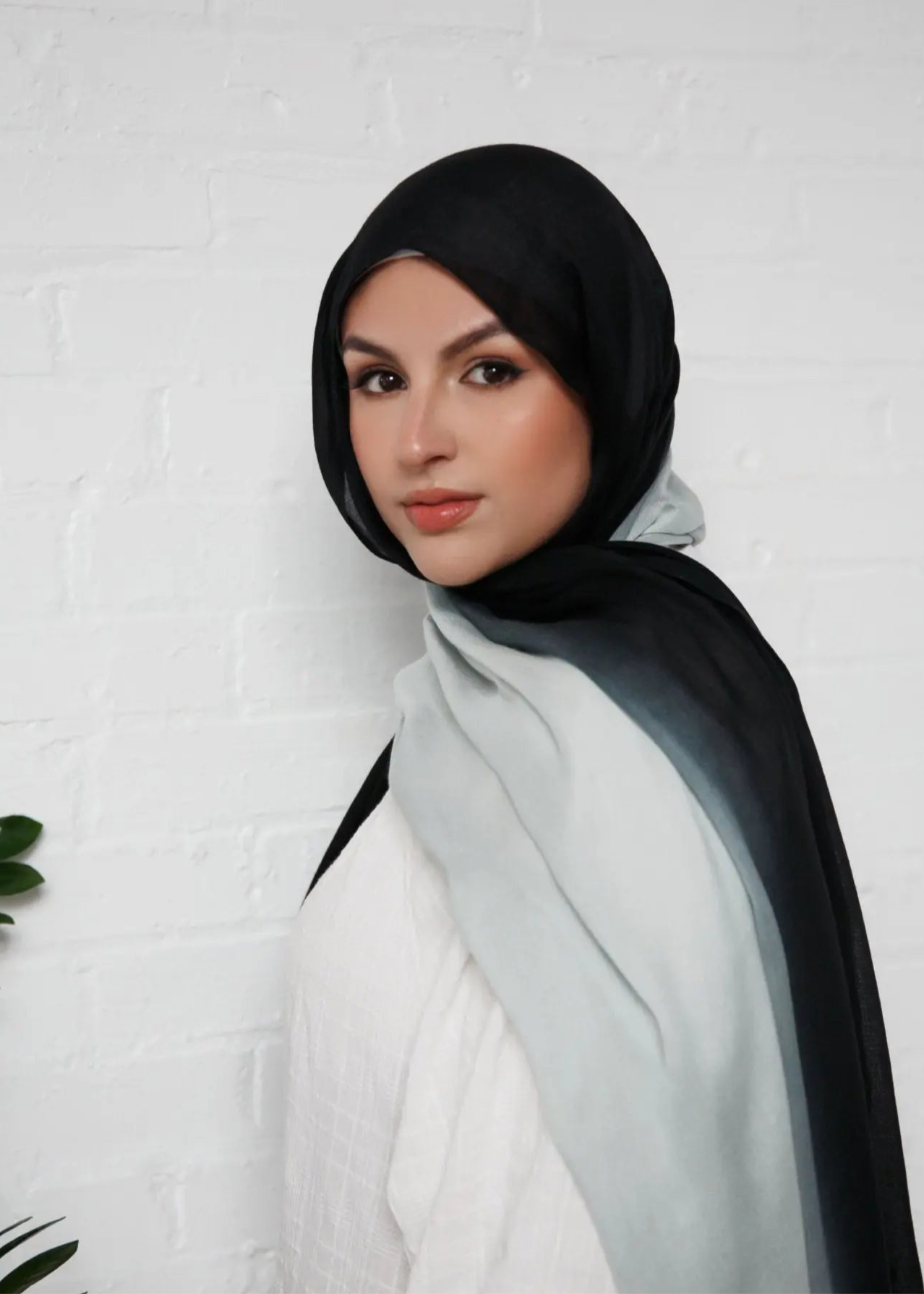 Modal Hijab | Ombre Hijabs - Black & Gray