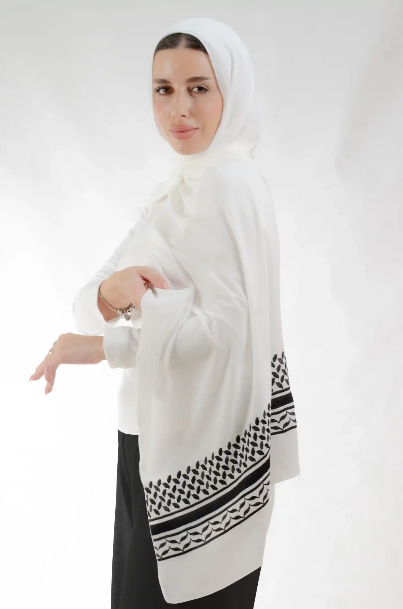 Tatreez Embroidered Hijab | Kufiyeh - Ivory