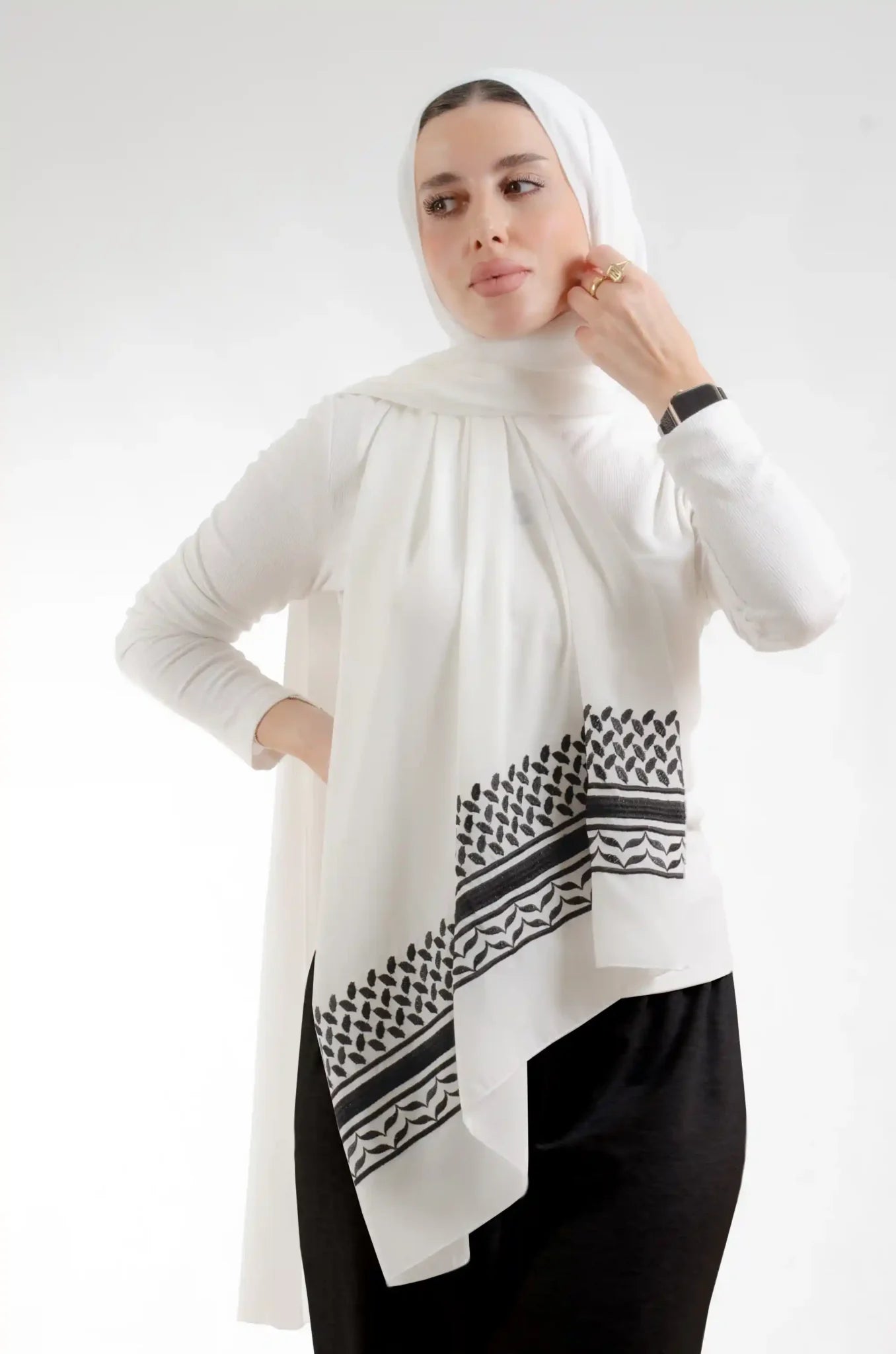 Tatreez Embroidered Hijab | Kufiyeh - Ivory