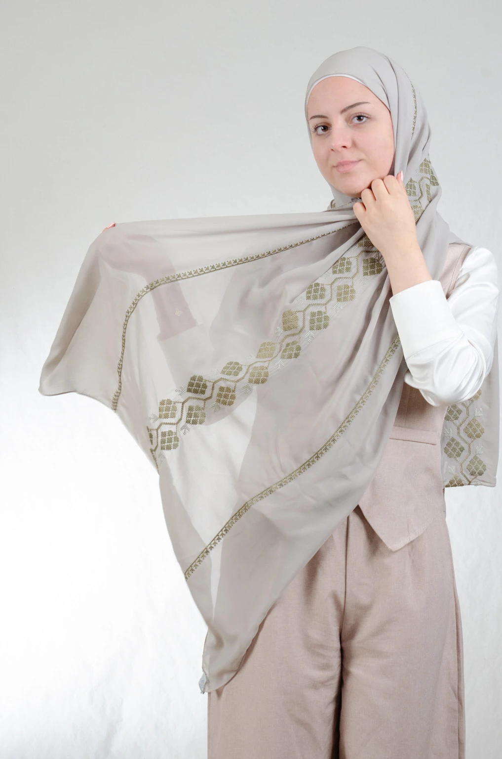 Tatreez Embroidered Hijab | The Dalia - Mint