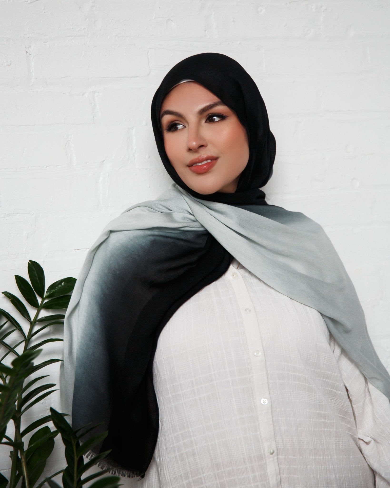 Black & Gray Ombré Linen Hijab - Modest Essence
