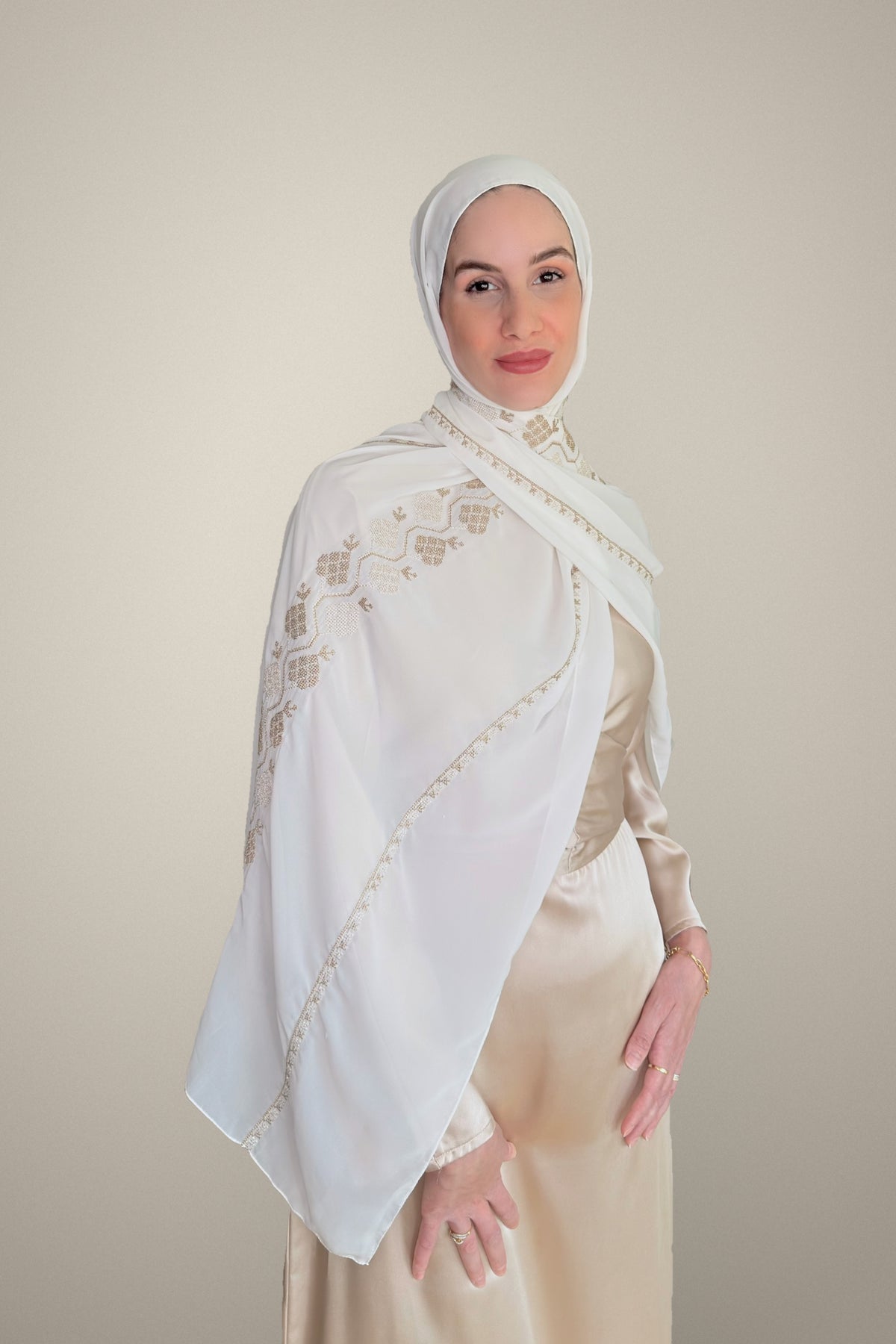 Tatreez Embroidered Hijab The Dalia - Offwhite & Gold