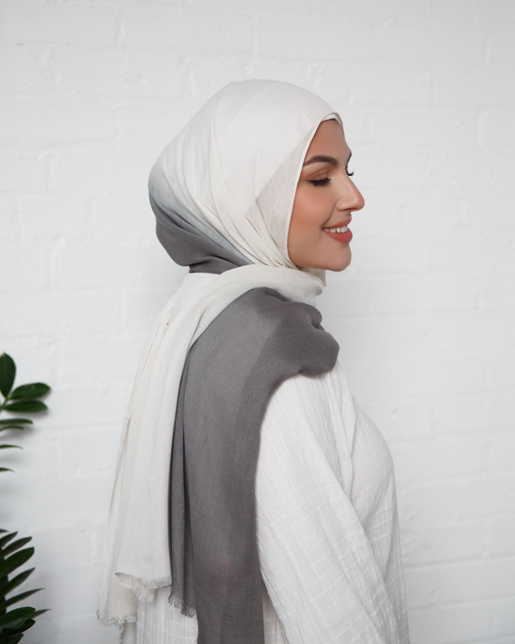 Offwhite & Gray Ombré Linen Hijab - Modest Essence