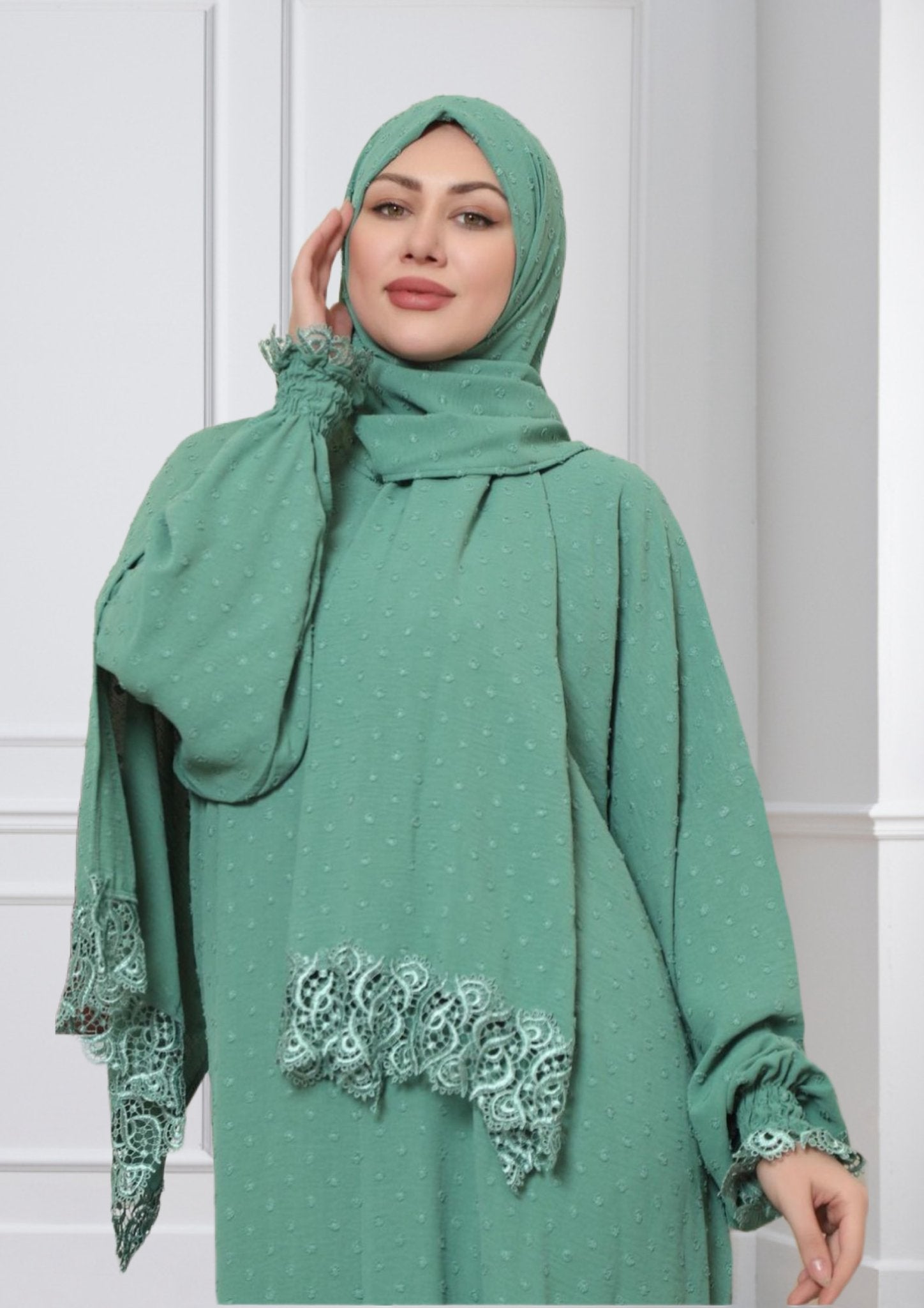 Luxury Dotted Prayer Set - Abaya - Modest Essence