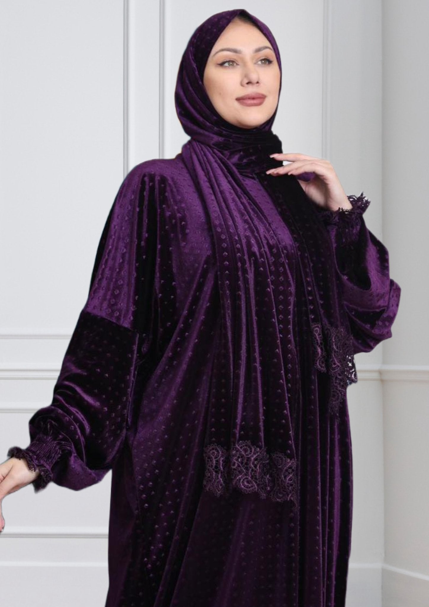 Luxury Dotted Velvet Prayer Set - Abaya - Modest Essence