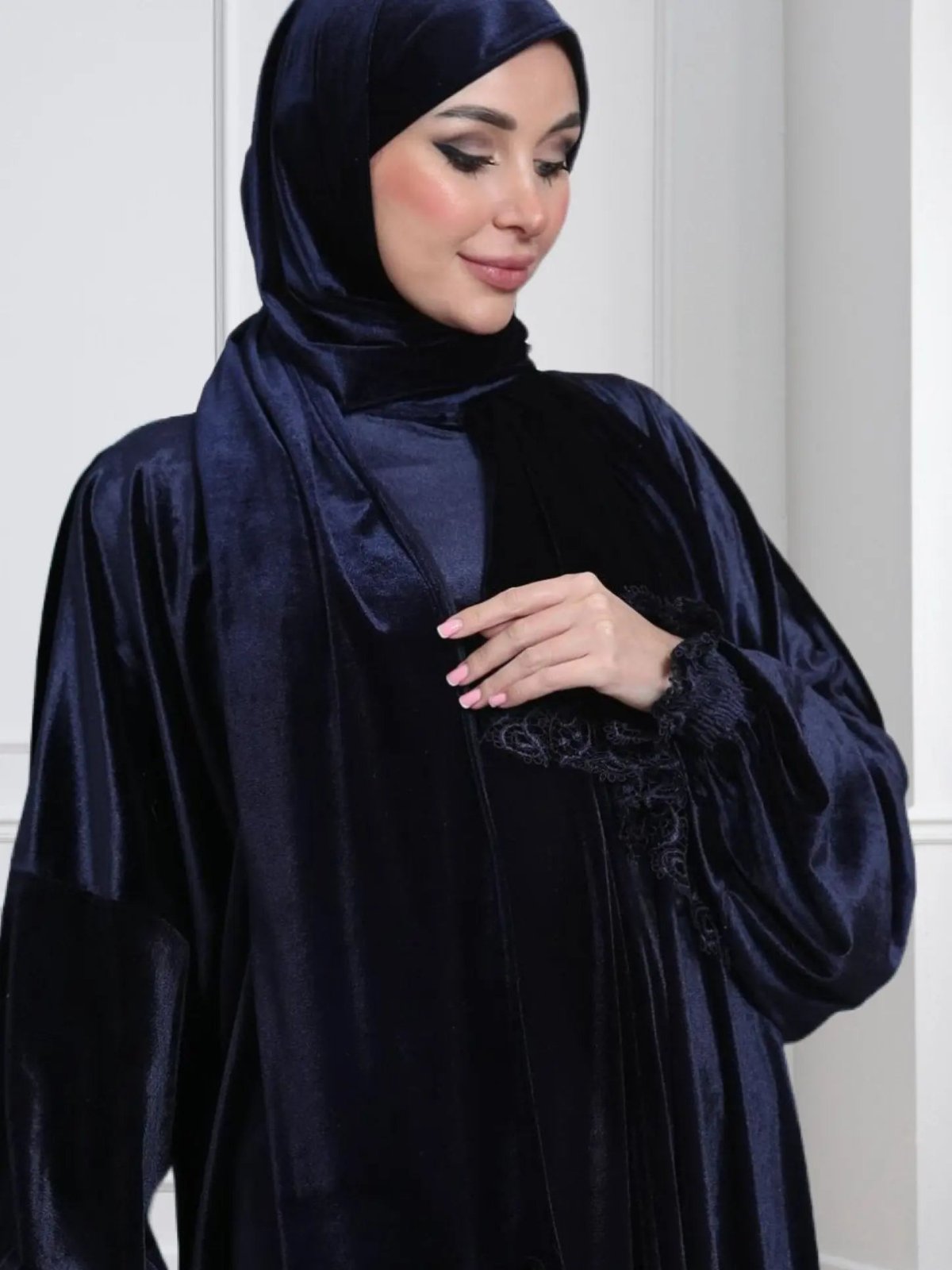 Luxury Velvet Prayer Set - Abaya - Modest Essence